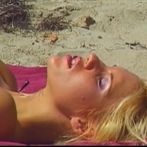 Outdoor Vintage Fuck on the Beach for a Blonde