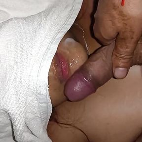 Lund ka Pani pilaya Desi bhabi ko .. cum inside her mouth