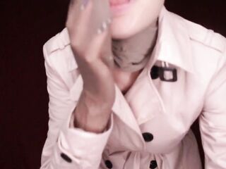 Diva del Tubo drives u mad with her festival of nylon