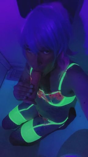 Sexy cosplay raver babe wants to party