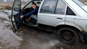 Adele got stuck in an old Opel Rekord