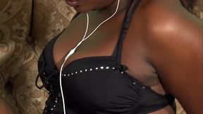 Rachelle is a sexy, naughty young Cameroonian girl. She imagines herself having sex with her boss over her phone, but in the end, it'_s her neighbor who makes this fantasy a reality. It'_s crazy!
