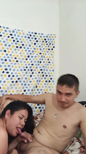 Novia linda sucking polla