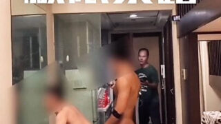 Par, barbacka, webbkamera – smala asiatiska homosexuella horor rövknull