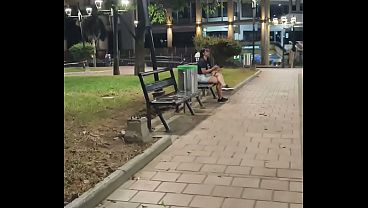Convenzo a desconocida para llevarla a mi apartamento y darle una buena cogida