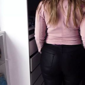 PAWG with Tight Leather Jeans Sucks and Gets Her Pussy Fucked Doggystyle! Impressive View on Her Big Natural Ass!