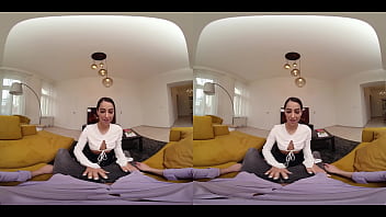 Fucking the Boss Has Its Benefits - Virtual Real Porn