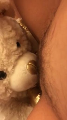 TEDDY BEAR LICKS MY PUSSY TO ORGASM!