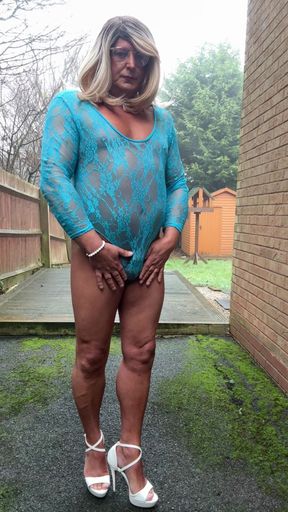 Sexy Crossdresser kellycd2022 on a chilly Saturday morning