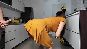 Shamless stepmom wears no panties while tidying up and gets creampied