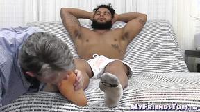 ”Black inked hunk Pablo has his feet licked by mature gay”