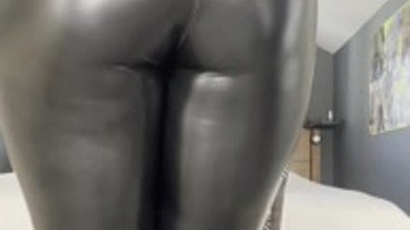 Leather & Assquakes: Watch Me Shake This Fat Ass Until You Explode