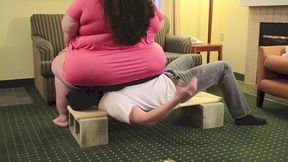 Luna in pink board smash