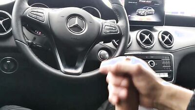 Hot stud with a big cock jerks off in his car