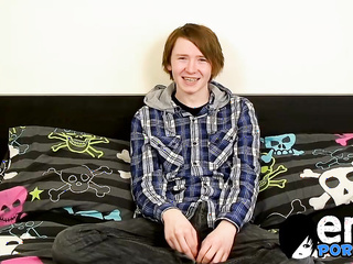 Emo twink Jack Halliwell stroking his dick on his emo bed