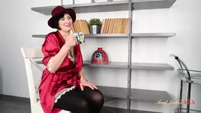 Minia, the mature Russian granny, rides her boyfriend after tea