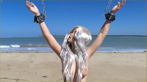 Max Fucking 18 Plus Girlfriend Bella Pussy with His Huge Cock on the Beach