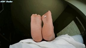Size 12 get a V-Day foot rub! - MP4