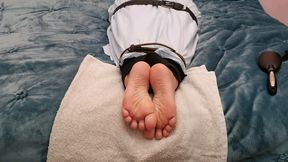 Feet tickled for 20 minutes