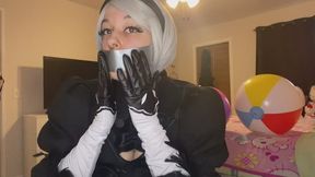 Goth girl in 2-B cosplay gets gagged and deflates beach balls