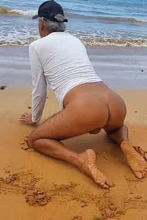 Ladysilva crossdress pelada na praia que bunda gostosa de marquinha