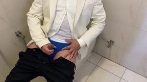 too old at the office so this pretty boy masturbate in the washroom which resulted to a cumshot overload