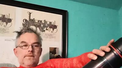 Figure skating Hubby uses his toy