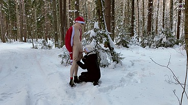 Twinks Matty and Aiden Christmas outdoor blowjob on the snow