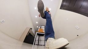 Frida - the giantess in white sneakers VR 360 5,7K