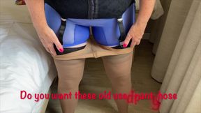 Mrs Mature Feet Covered in Nylon