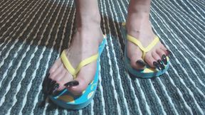 Lemon blue flip flops super long nails