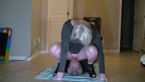 Isa face sitting (mp4)