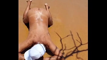 Ladysilva latina gay bunda gostosa na praia de marquinha, vem fuder gostoso  minha bunda