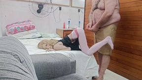 loira boa de cama gozou gostoso na pica desse coroa