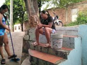 saciamos las ganas que nos teníamos la vecina y yo en plena calle parte 1