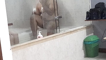 Nueva Puta blanca culona es follada en la bañera de un hotel por un extraño de la universidad Full Xvideo - semen en el culo - Yulisahot - Andy Z 94