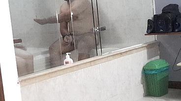 Nueva Puta blanca culona es follada en la bañera de un hotel por un extraño de la universidad Full Xvideo - semen en el culo - Yulisahot - Andy Z 94