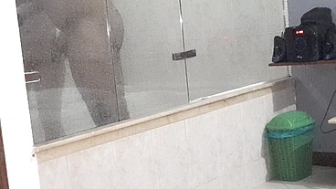 Nueva Puta blanca culona es follada en la bañera de un hotel por un extraño de la universidad Full Xvideo - semen en el culo - Yulisahot - Andy Z 94