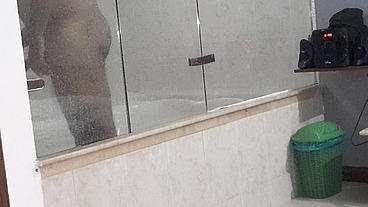 Nueva Puta blanca culona es follada en la bañera de un hotel por un extraño de la universidad Full Xvideo - semen en el culo - Yulisahot - Andy Z 94