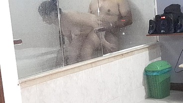 Nueva Puta blanca culona es follada en la bañera de un hotel por un extraño de la universidad Full Xvideo - semen en el culo - Yulisahot - Andy Z 94