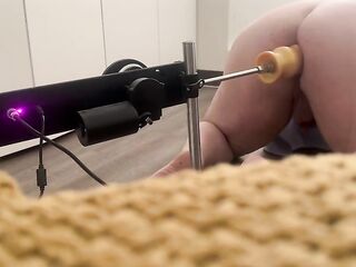 Machine-Mounted Unfathomable Stretch – Thick Silicone Ride