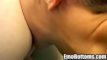 Horny emo twink getting sucked off and rimmed