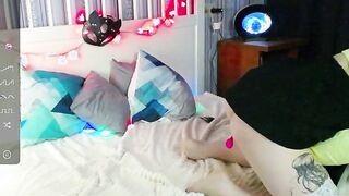 Turned On Web Cam Performer Plays with Her Sex Toy on the Stream
