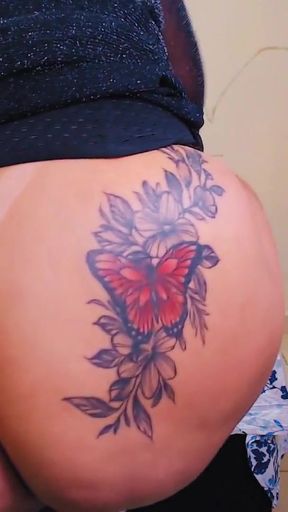 MAGNIFICENT ASS OF THIS HOTTIE   Clip 1