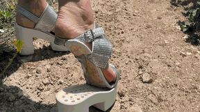 OMG! My shoe is broken MOV