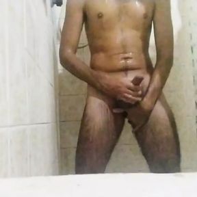 Masturbating and cumming while showering, full video