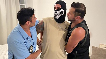 Bandido mascarado dentro do AP ,não consegui roubar ,e se vingou, destruindo nosso cusinho