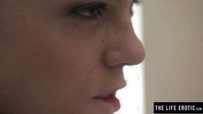 ”Erotic Viola Bailey covers her bed in petals to masturbate”