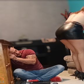 THIS BUSTY MILF GOT A HARD FUCK BY THE NEIGHBORHOOD CARPENTER