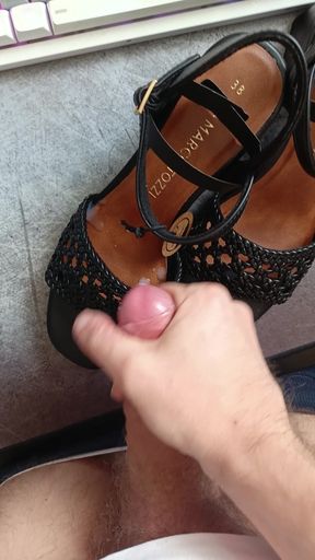 Baptism of my woman's new shoes with sperm